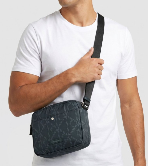 كالفين كلاين كالفين كلاين - رمادي Cross Body & Sling Bags