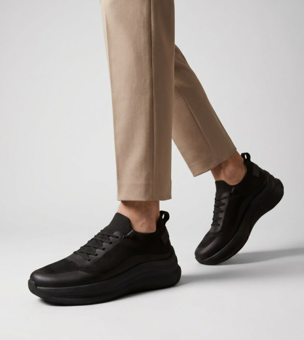 Calvin Klein  Sneakers - Black Low Top