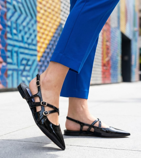 Steve Madden  Flat Shoes - Black undefined