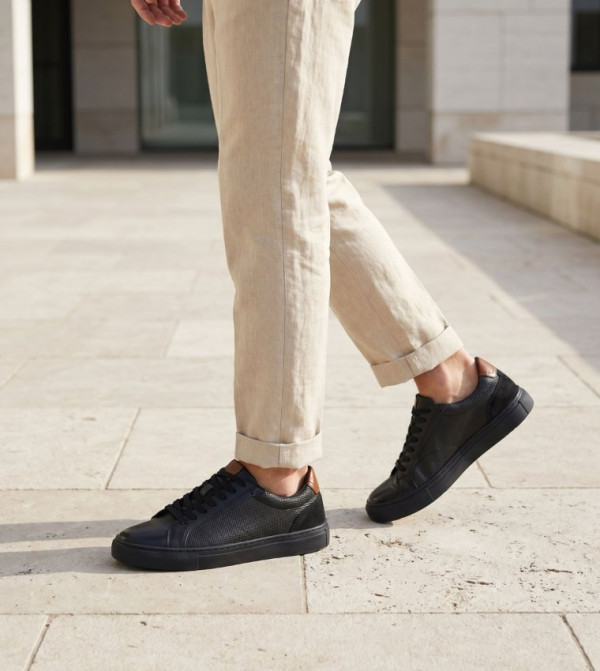 Hush Puppies Hush Puppies - Black Low Top