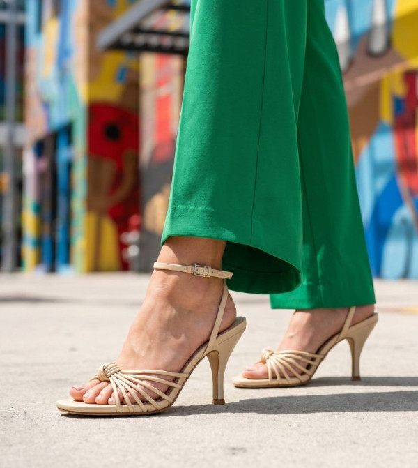 Steve Madden Steve Madden - Beige Heels