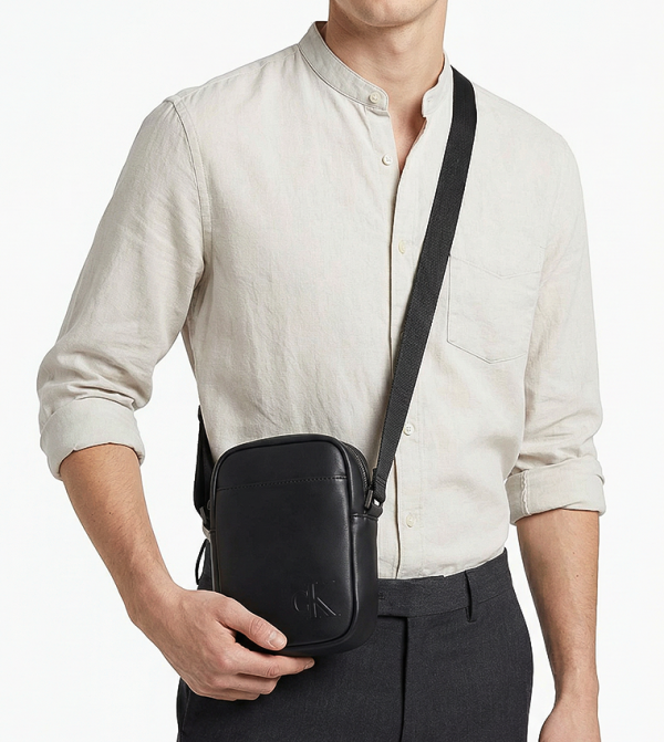 Calvin Klein Calvin Klein - BLACK Cross Body & Sling Bags