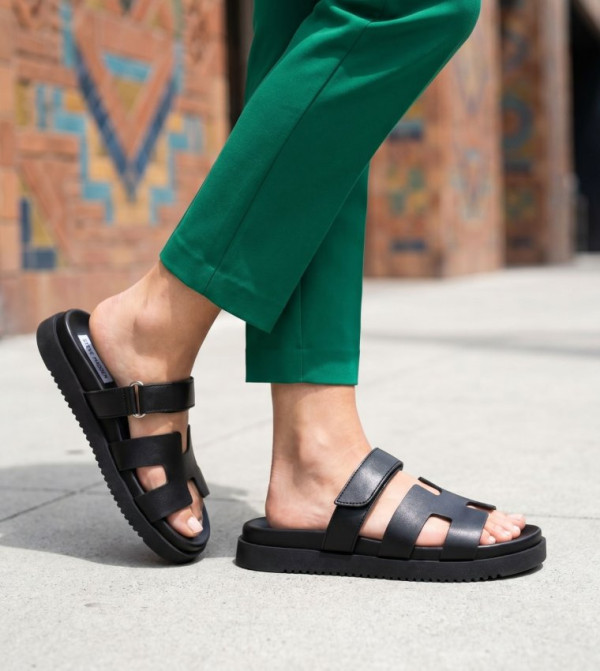 Steve Madden  ag-bestsellers-june26-uae - Black Flat Sandals