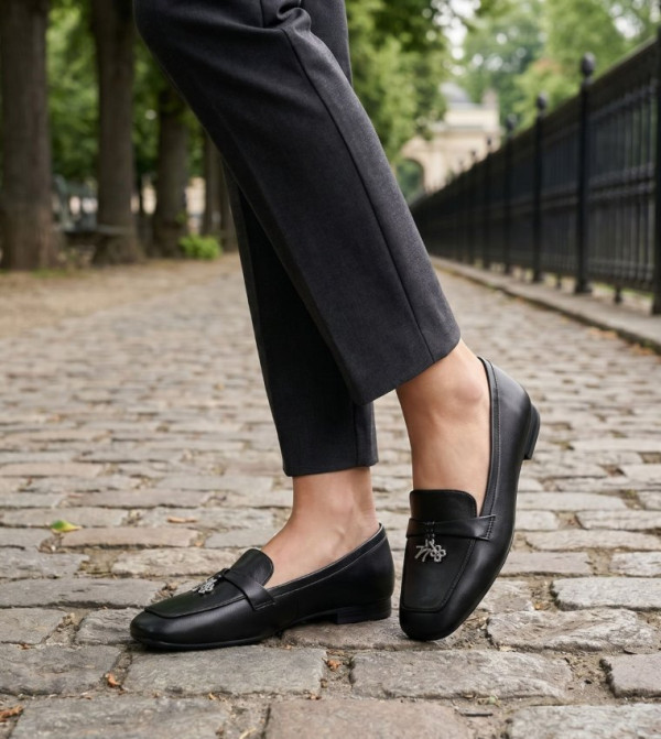 Naturalizer  Shoes - Black undefined