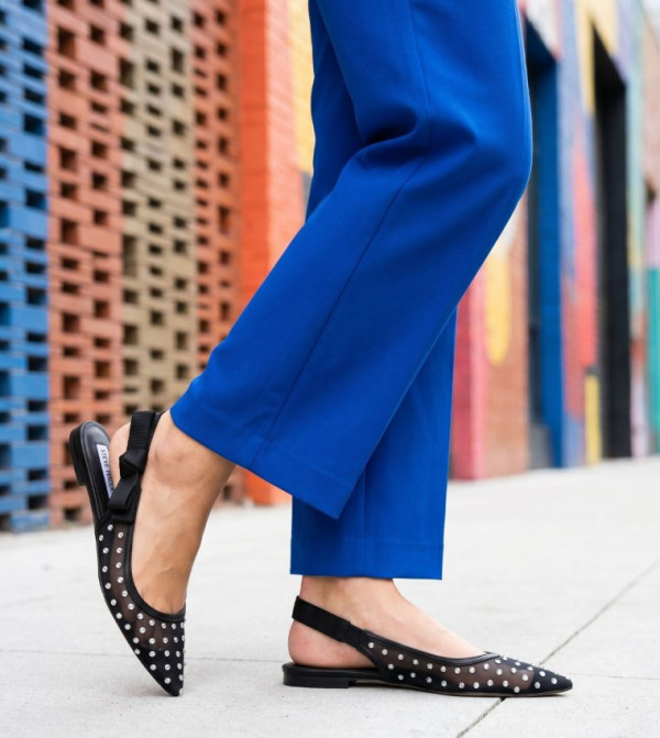 Steve Madden  Shoes - Black Flat Sandals