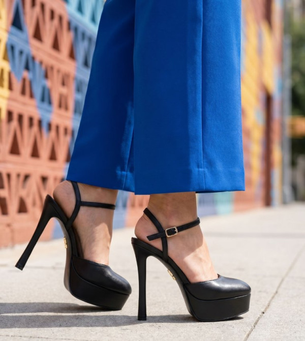 Steve Madden Steve Madden - Black Pumps