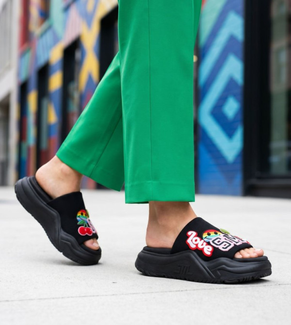Steve Madden  - Black Wedges