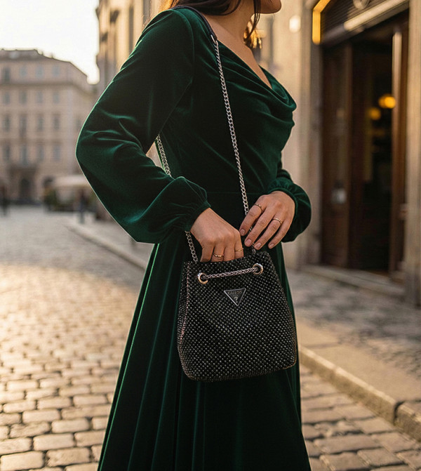 Guess  Shoulder Bags - Black Shoulder bags