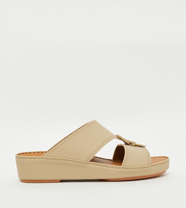 ألدو  صنادل رياضة - بيج صنادل عربية