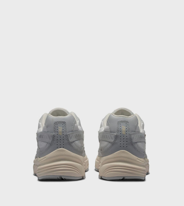Nike  Sneakers - Grey Low Top