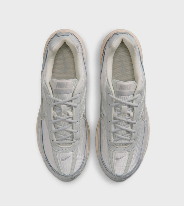Nike  Sneakers - Grey Low Top