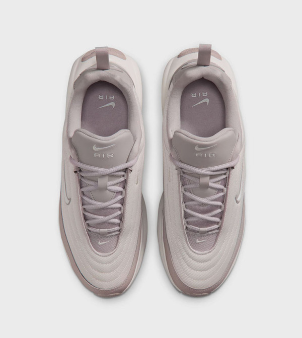 Nike Nike - Beige Low Top