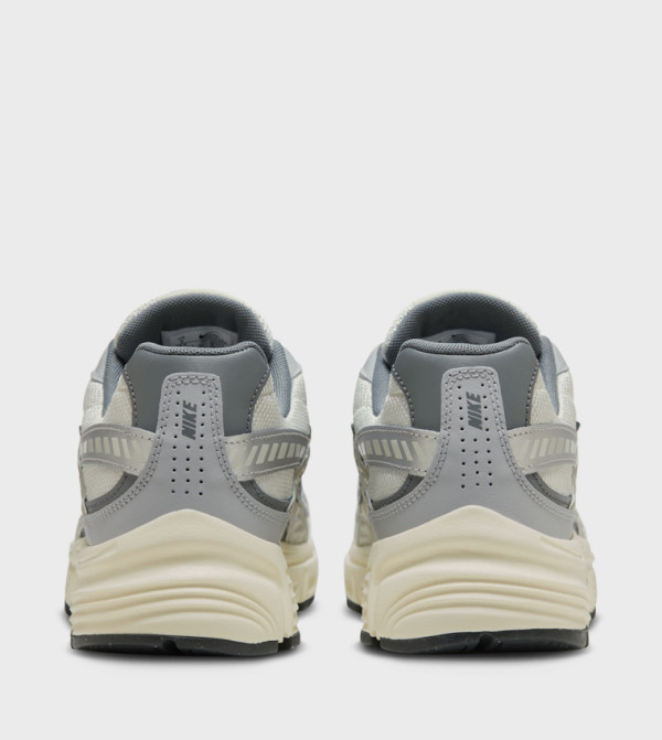 Nike Nike - Beige Running Shoes