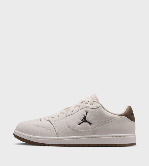 Nike  Sneakers - Cream Low Top