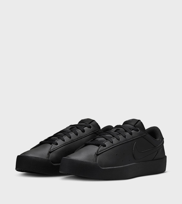 Nike Nike - BLACK Low Top