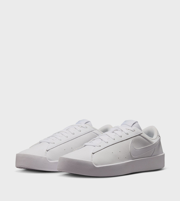 Nike Nike - White Low Top