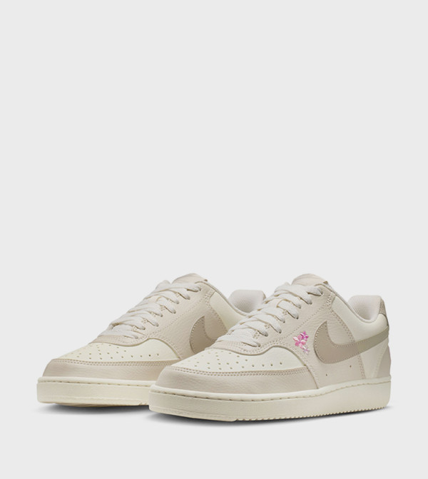 Nike Nike - Beige Low Top