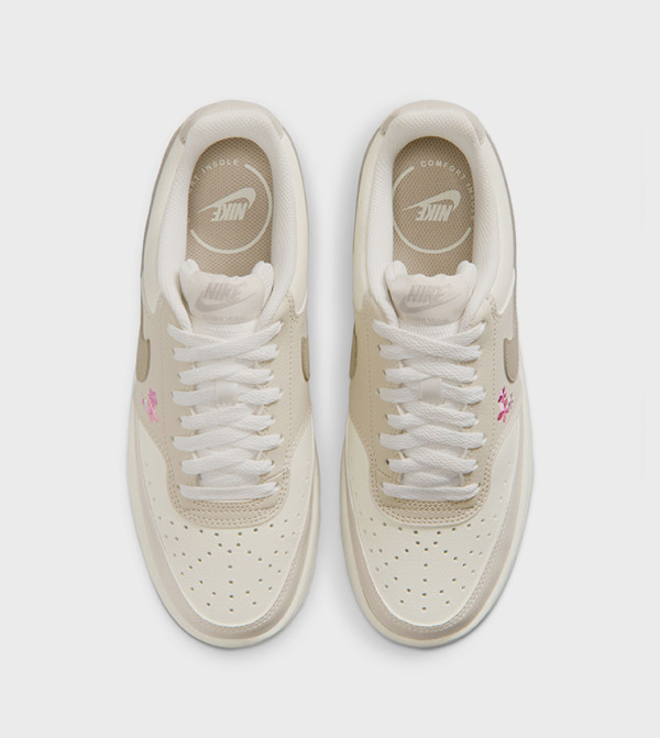 Nike Nike - Beige Low Top