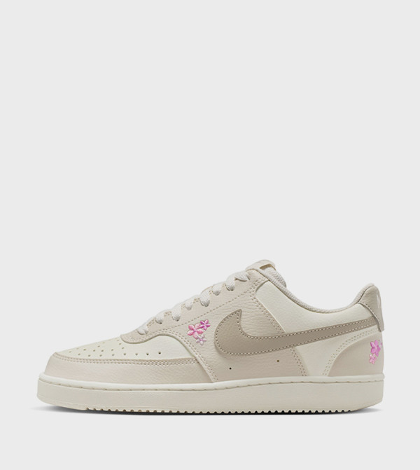 Nike Nike - Beige Low Top