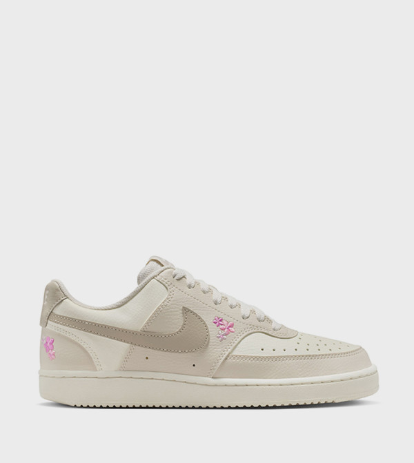Nike Nike - Beige Low Top