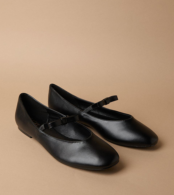 Oasis - Outlet  Mary Janes - Black Mary Janes