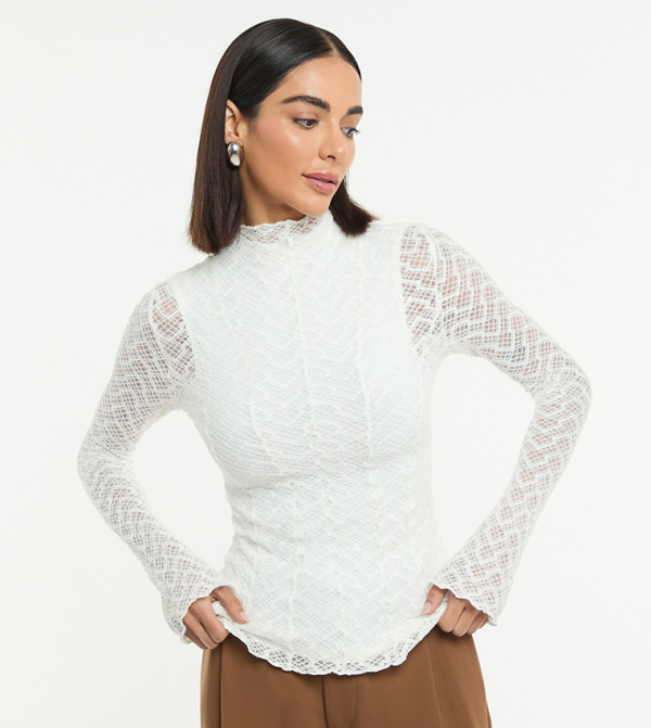 بي سي بي جي توبات كاجوال - أوف وايت Casual Tops