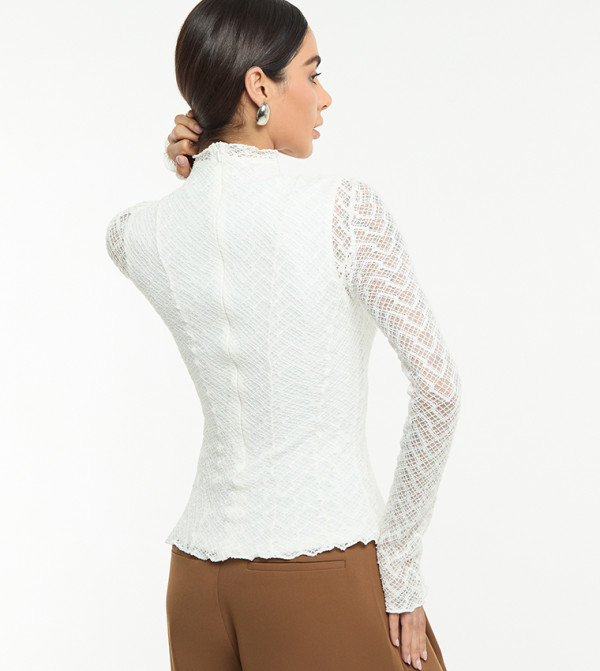 بي سي بي جي توبات كاجوال - أوف وايت Casual Tops