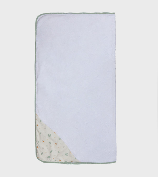 BABIES & MORE  Towels & Flannels - White Towels & Flannels
