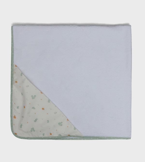 BABIES & MORE  Towels & Flannels - White Towels & Flannels