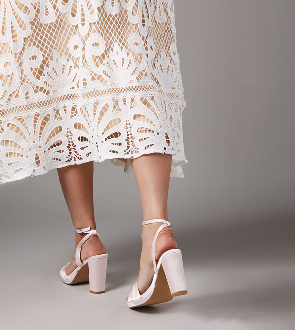 كوست - اوتليت  - وردي كعب