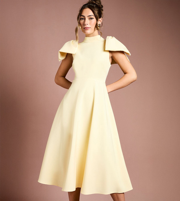كوست  فساتين - أصفر Midi Dresses