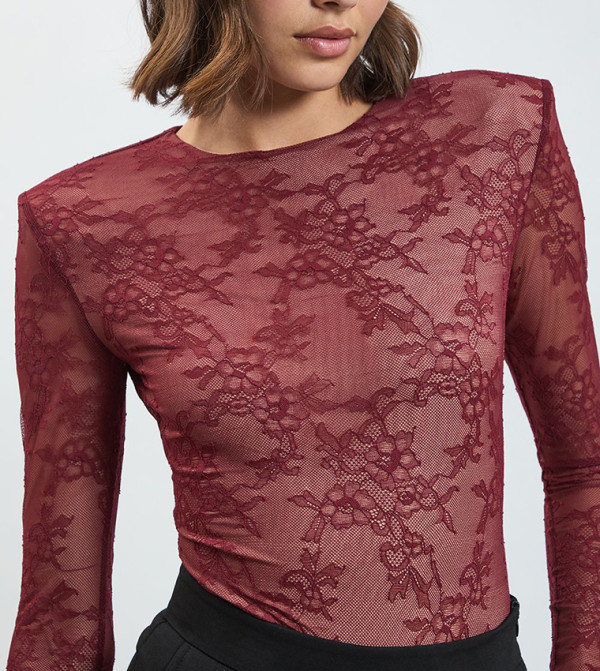 كارن ميلين  بوديسوت - أحمر بدلة