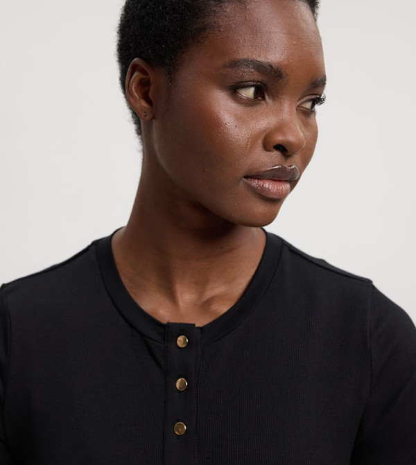 كارن ميلين كارن ميلين - أسود Short Sleeve T-Shirts