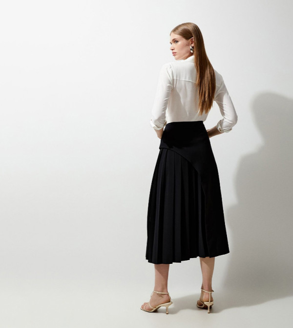 كارن ميلين  تنانير ميدي - أسود Midi Skirts