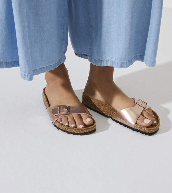 Birkenstock - Gold Flat Sandals