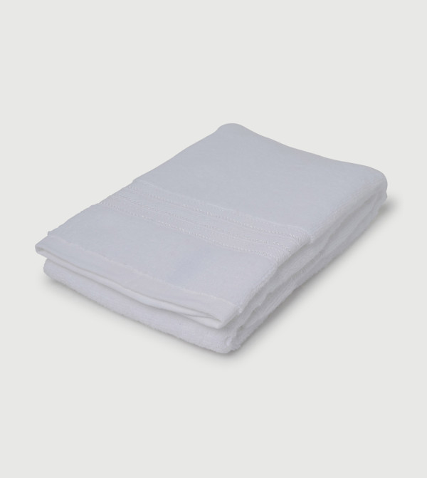 BABIES & MORE Bath Time - White Towels & Flannels