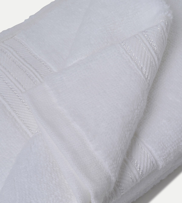 BABIES & MORE Bath Time - White Towels & Flannels