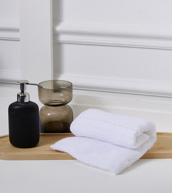 BABIES & MORE Bath Time - White Towels & Flannels