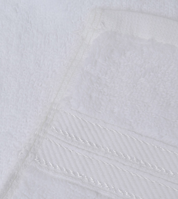BABIES & MORE Bath Time - White Towels & Flannels