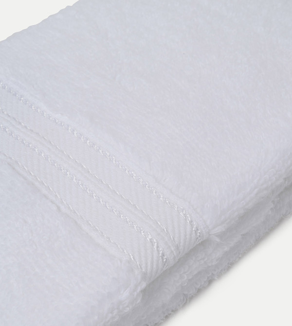 BABIES & MORE Bath Time - White Towels & Flannels