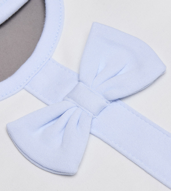 BABIES & MORE  Bibs & Hanky - White Bibs & Hanky
