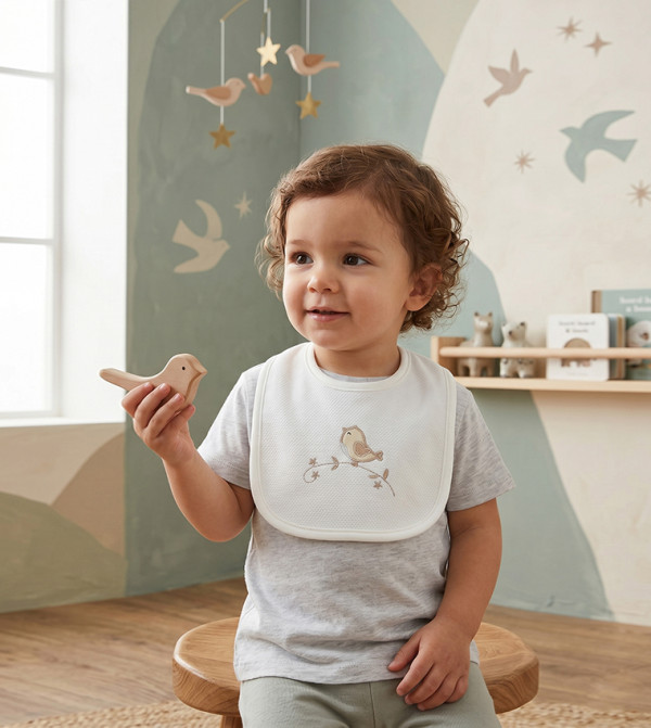 BABIES & MORE  Bibs & Hanky - White Bibs & Hanky