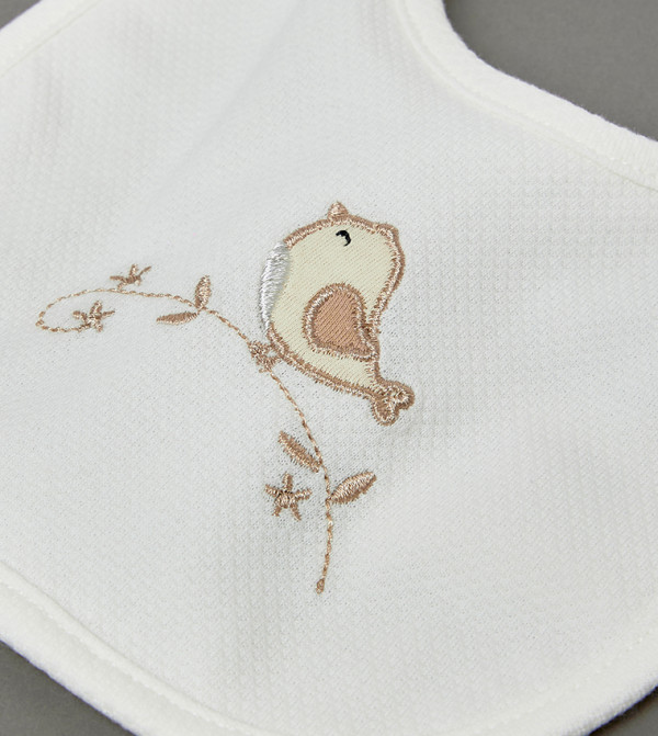 BABIES & MORE  Bibs & Hanky - White Bibs & Hanky