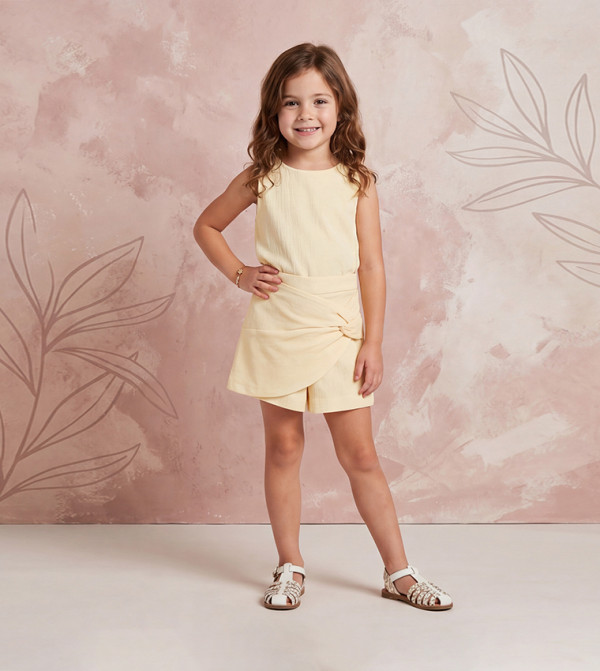 BABIES & MORE  Skirts & Dividers - Beige Skirts & Dividers