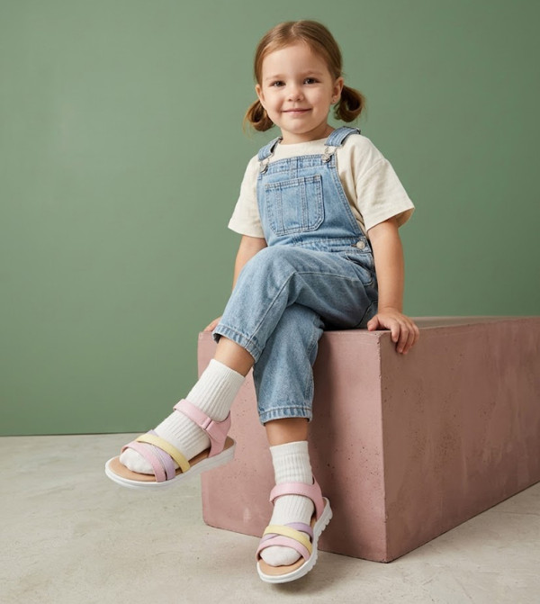 بيبيز آند مورCoach  أحذية فلات - متعدد Flat Sandals