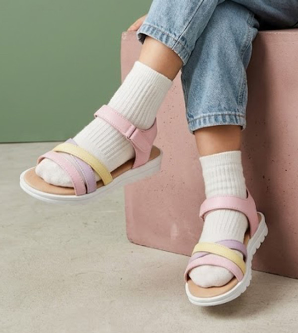 بيبيز آند مورCoach  أحذية فلات - متعدد Flat Sandals