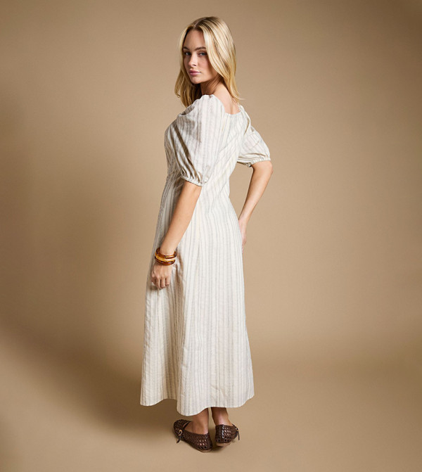 Dorothy Perkins Dorothy Perkins - Cream Shirt & T-Shirt Dresses