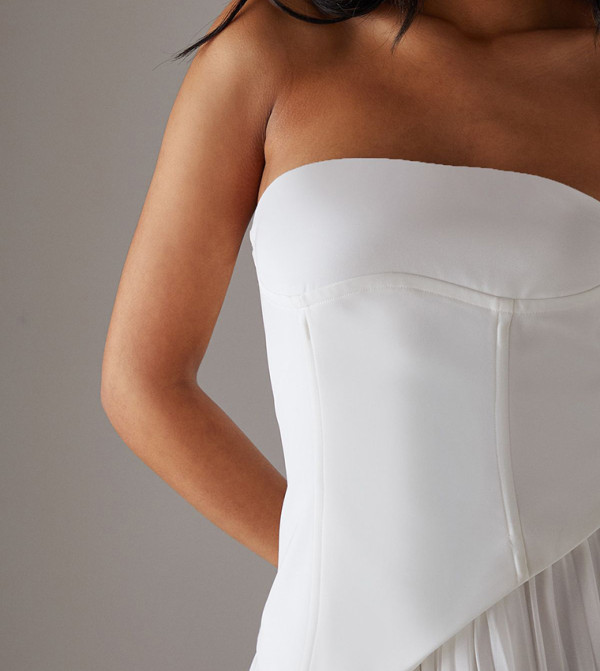 ويرهاوس ويرهاوس - أبيض Midi Dresses