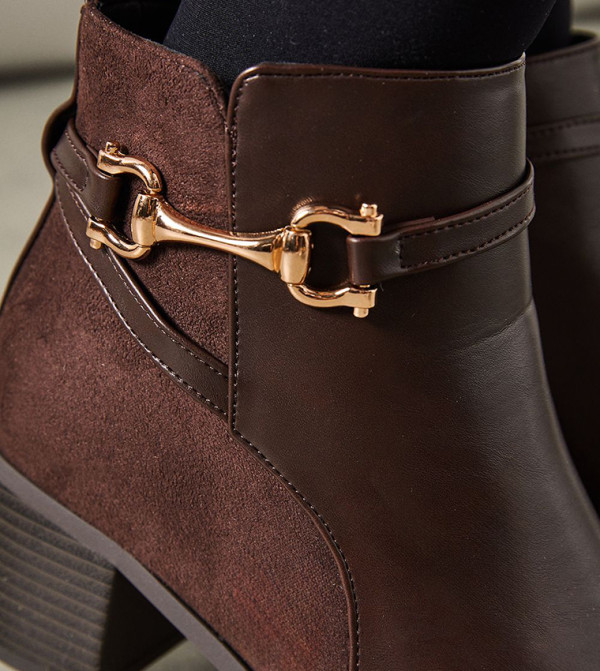 واليس - اوتليت - بني Ankle length Boots