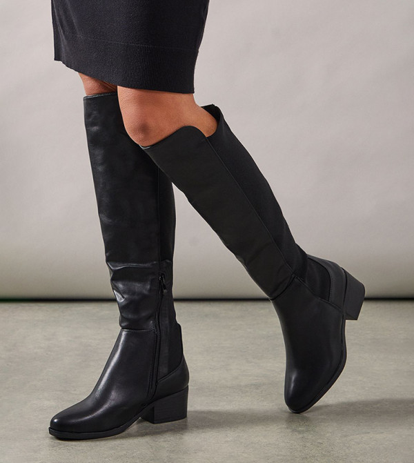 واليس - اوتليت  أحذية عالية الركبة - أسود Knee length Boots